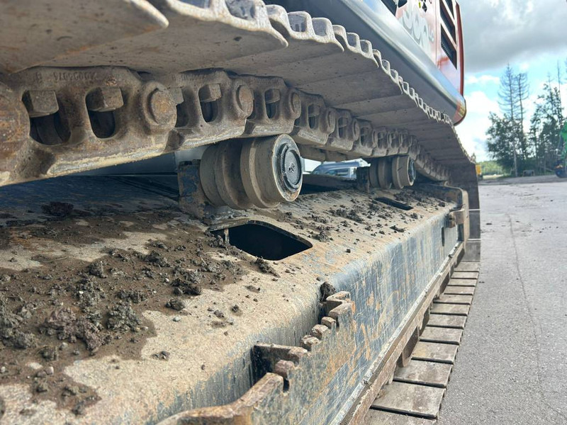 Pelle sur chenille Hitachi ZX 300 LC-6: photos 20