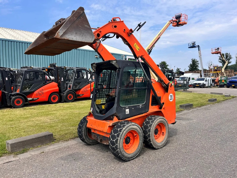 Bobcat S450 - Mini chargeuse: photos 4 Bobcat S450 - Mini chargeuse: photos 4