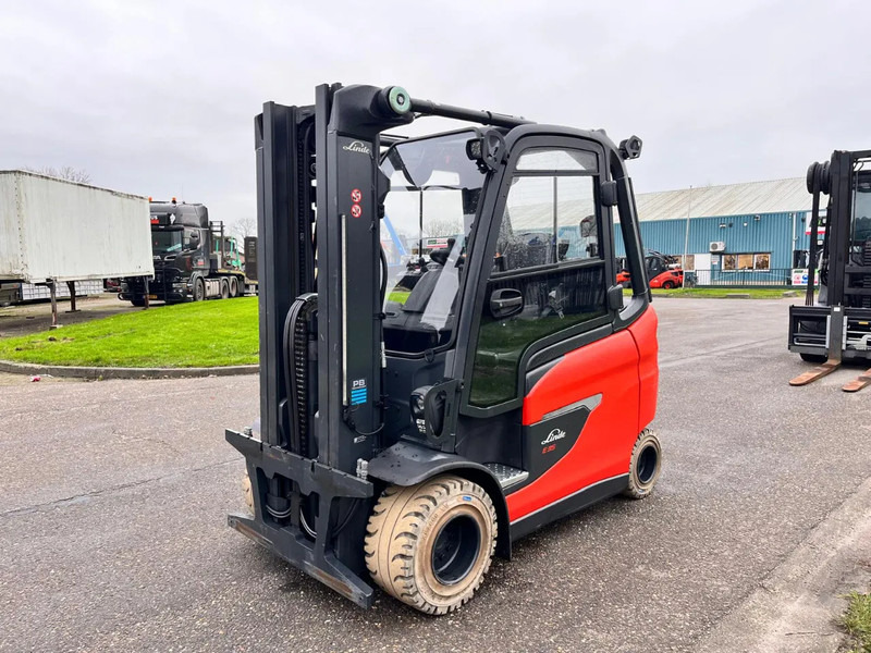 Linde E35HL-01 - Chariot élévateur électrique: photos 4 Linde E35HL-01 - Chariot élévateur électrique: photos 4