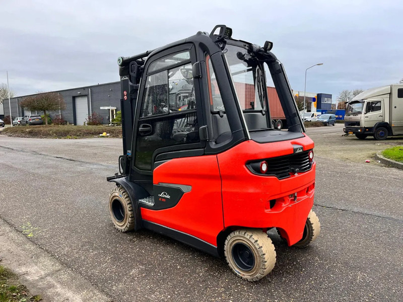 Linde E35HL-01 - Chariot élévateur électrique: photos 5 Linde E35HL-01 - Chariot élévateur électrique: photos 5