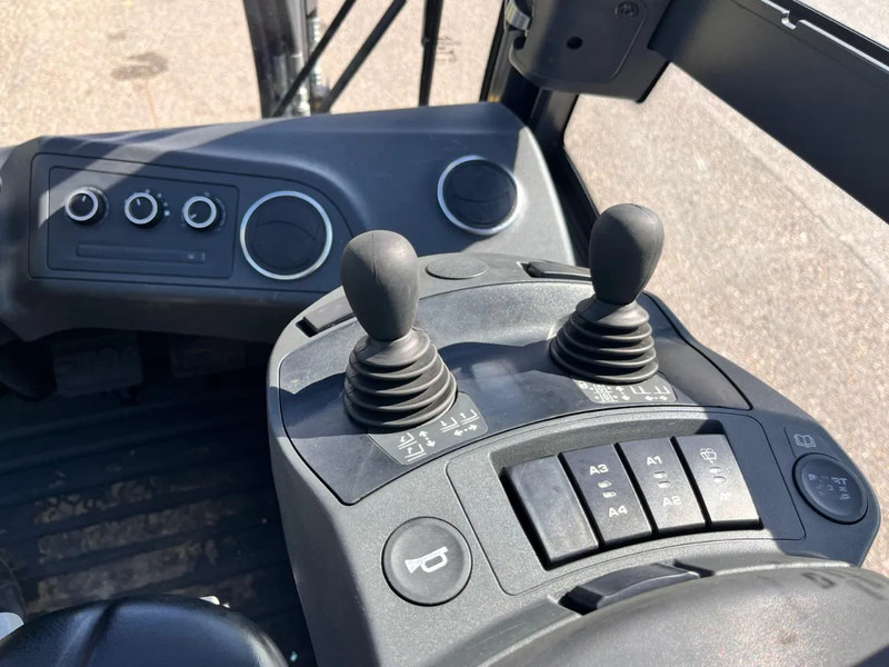 Chariot élévateur à gaz Linde H35T-01: photos 12