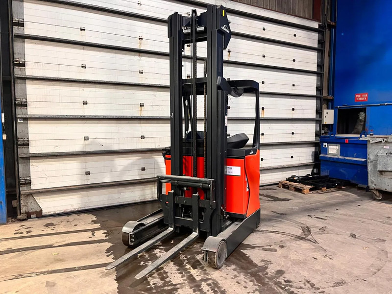 Linde R14-01 - Chariot à mât rétractable: photos 1 Linde R14-01 - Chariot à mât rétractable: photos 1