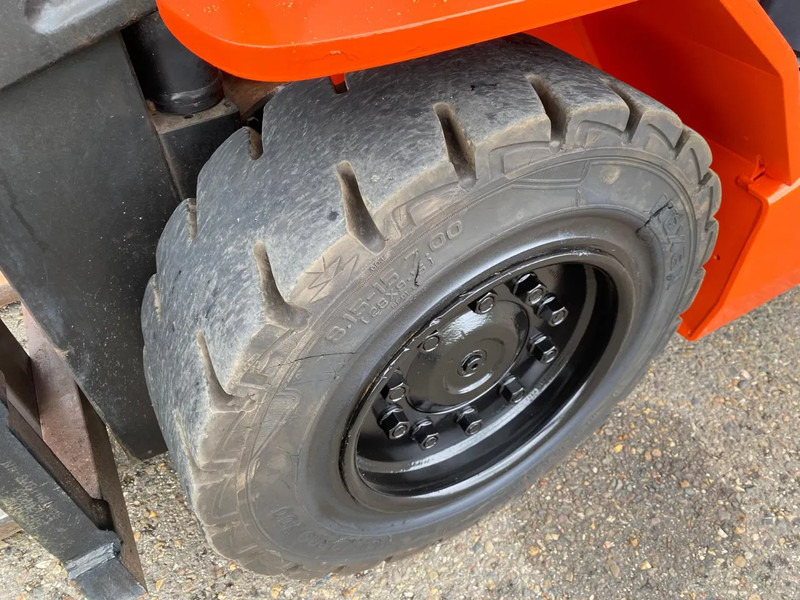 Chariot élévateur électrique Toyota 8FBMT45: photos 8 Chariot élévateur électrique Toyota 8FBMT45: photos 8