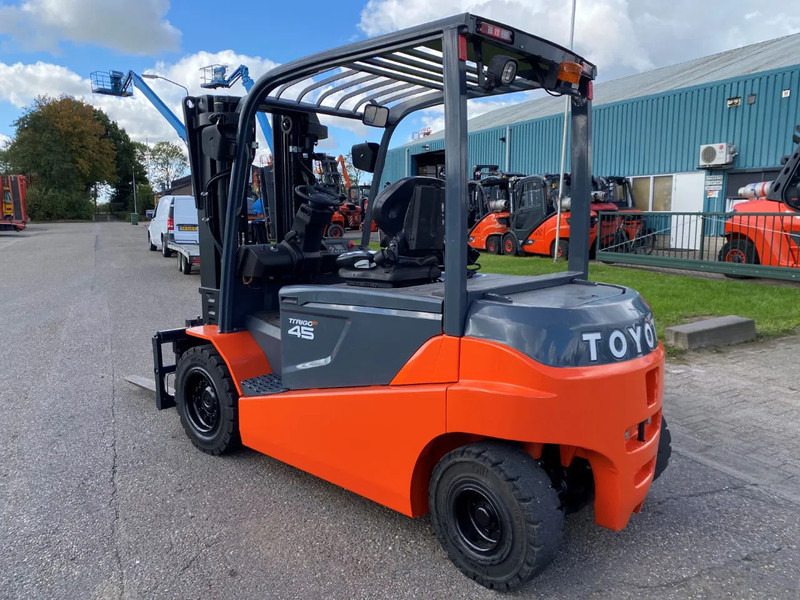 Chariot élévateur électrique Toyota 8FBMT45: photos 6 Chariot élévateur électrique Toyota 8FBMT45: photos 6