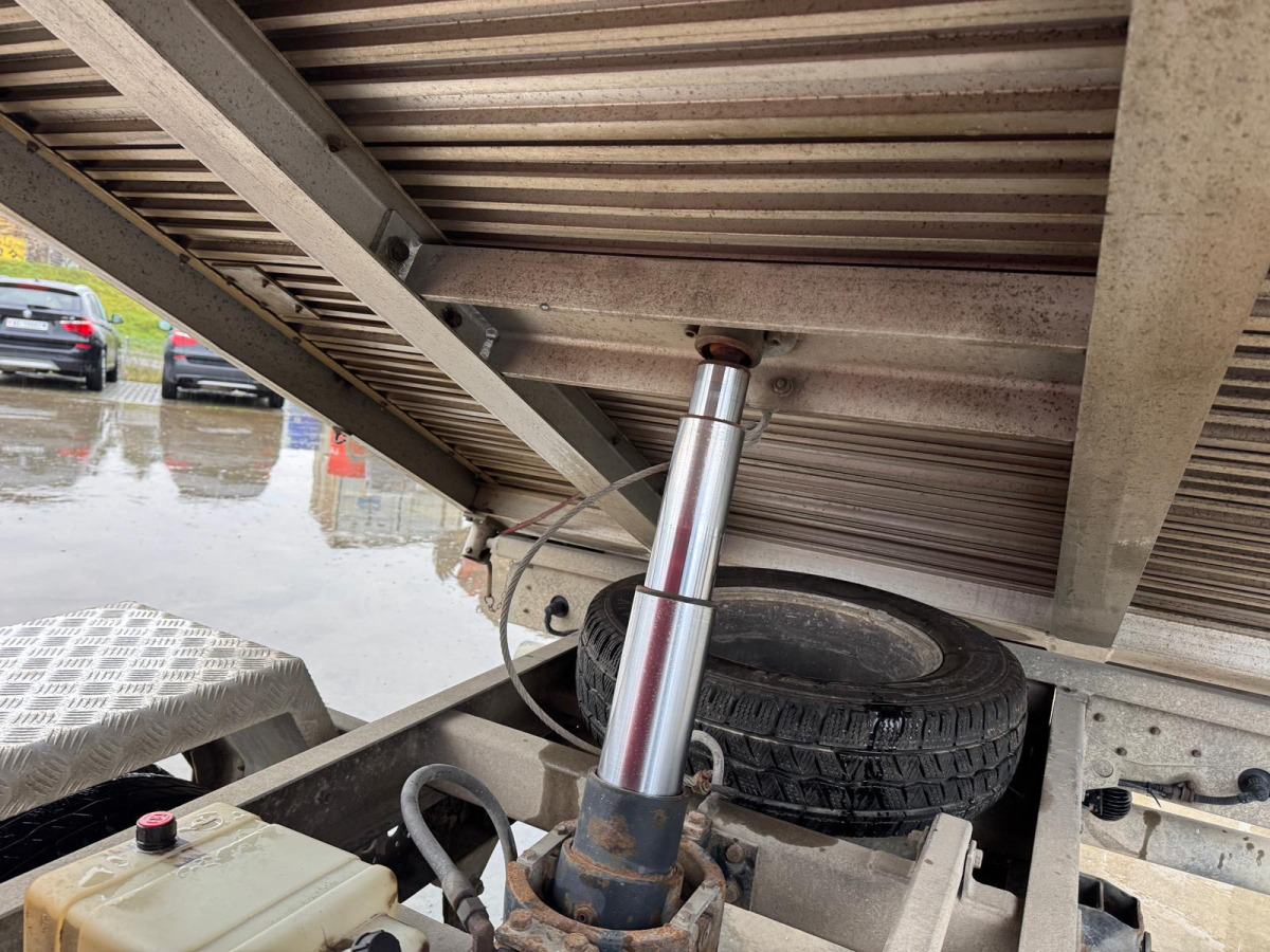 Utilitaire benne, Utilitaire double cabine IVECO 35C15 Daily 4x2: photos 10