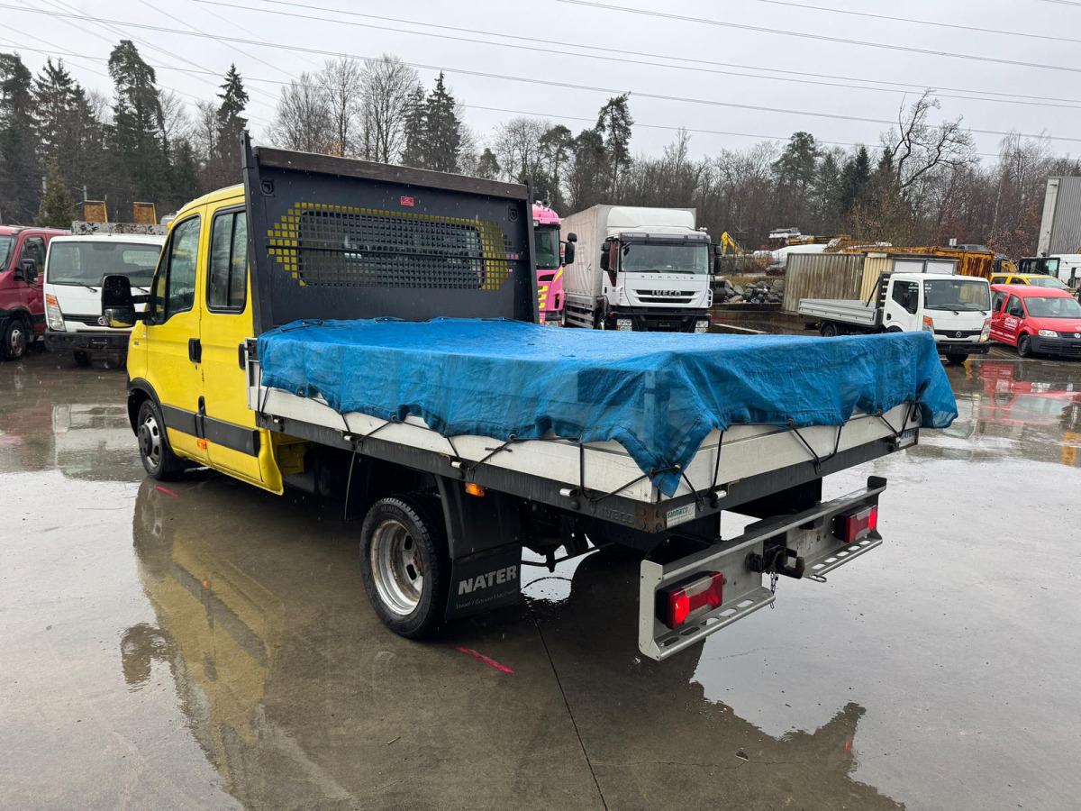 Utilitaire plateau, Utilitaire double cabine IVECO Daily 35C15 4x2: photos 6
