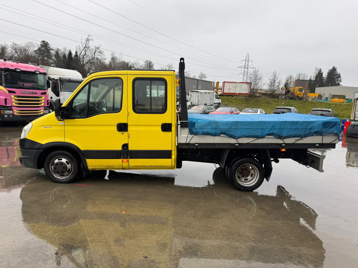 Utilitaire plateau, Utilitaire double cabine IVECO Daily 35C15 4x2: photos 7