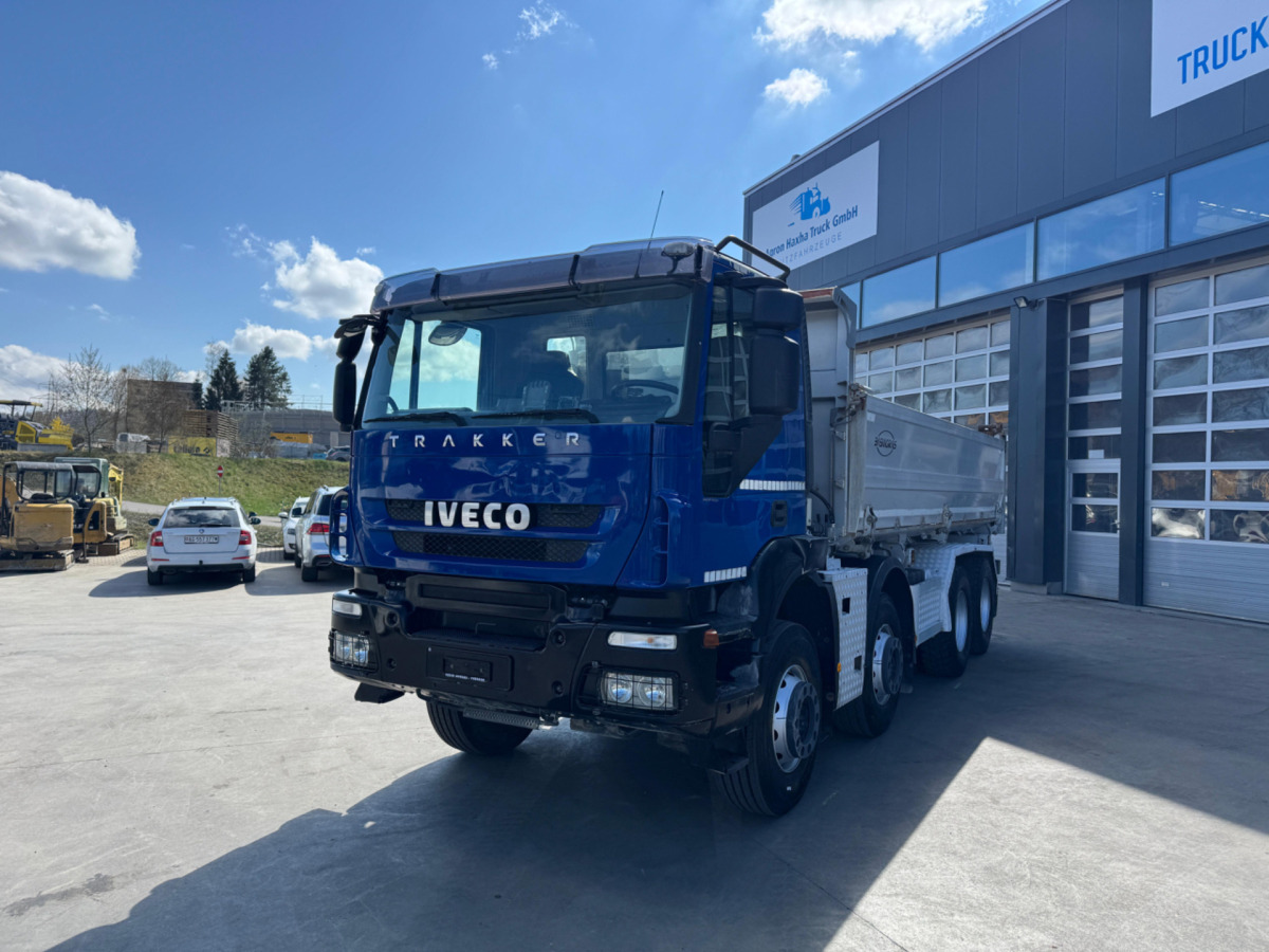 IVECO Trakker 450 8x4 3-Seitenkipper Moser - Camion benne: photos 1 IVECO Trakker 450 8x4 3-Seitenkipper Moser - Camion benne: photos 1