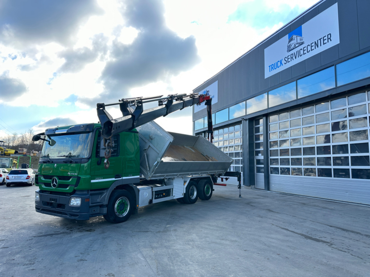 Camion benne, Camion grue MERCEDES 2551 V8 6x2 Fassi 185-5 Bj.2020: photos 18
