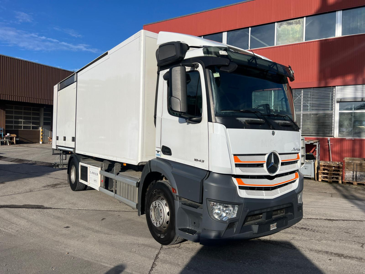 MERCEDES 4x Antos 1843 4x2 Kühler - Camion frigorifique: photos 3 MERCEDES 4x Antos 1843 4x2 Kühler - Camion frigorifique: photos 3