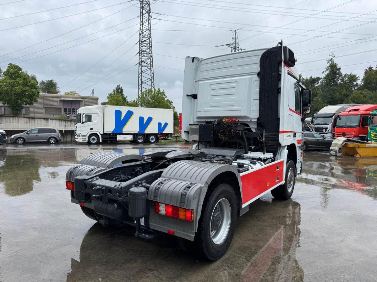 MERCEDES Actros 2044 4x4 - Tracteur routier: photos 5 MERCEDES Actros 2044 4x4 - Tracteur routier: photos 5