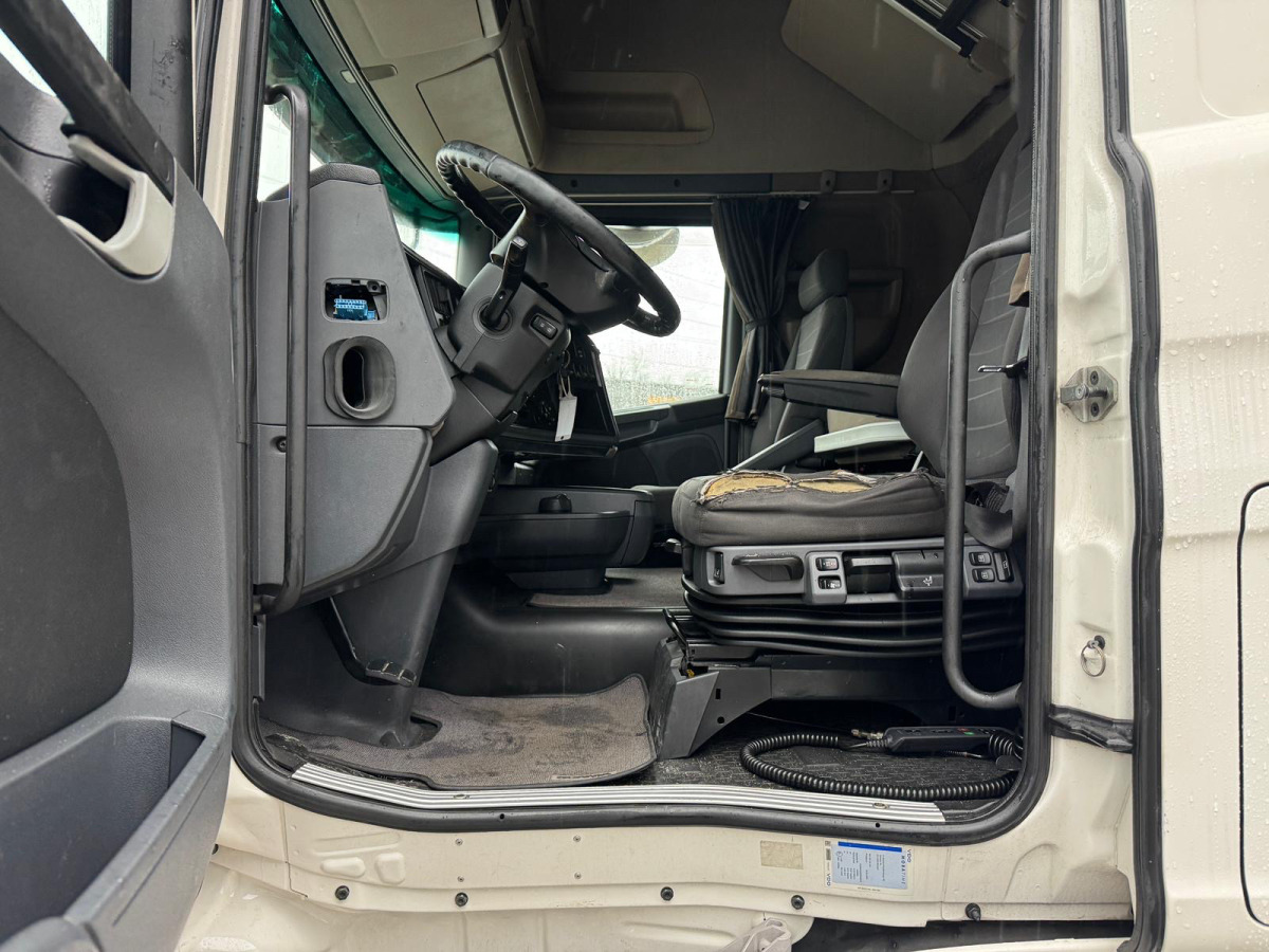 Tracteur routier SCANIA R450 4x2 Tanks 1000L No EGR: photos 11