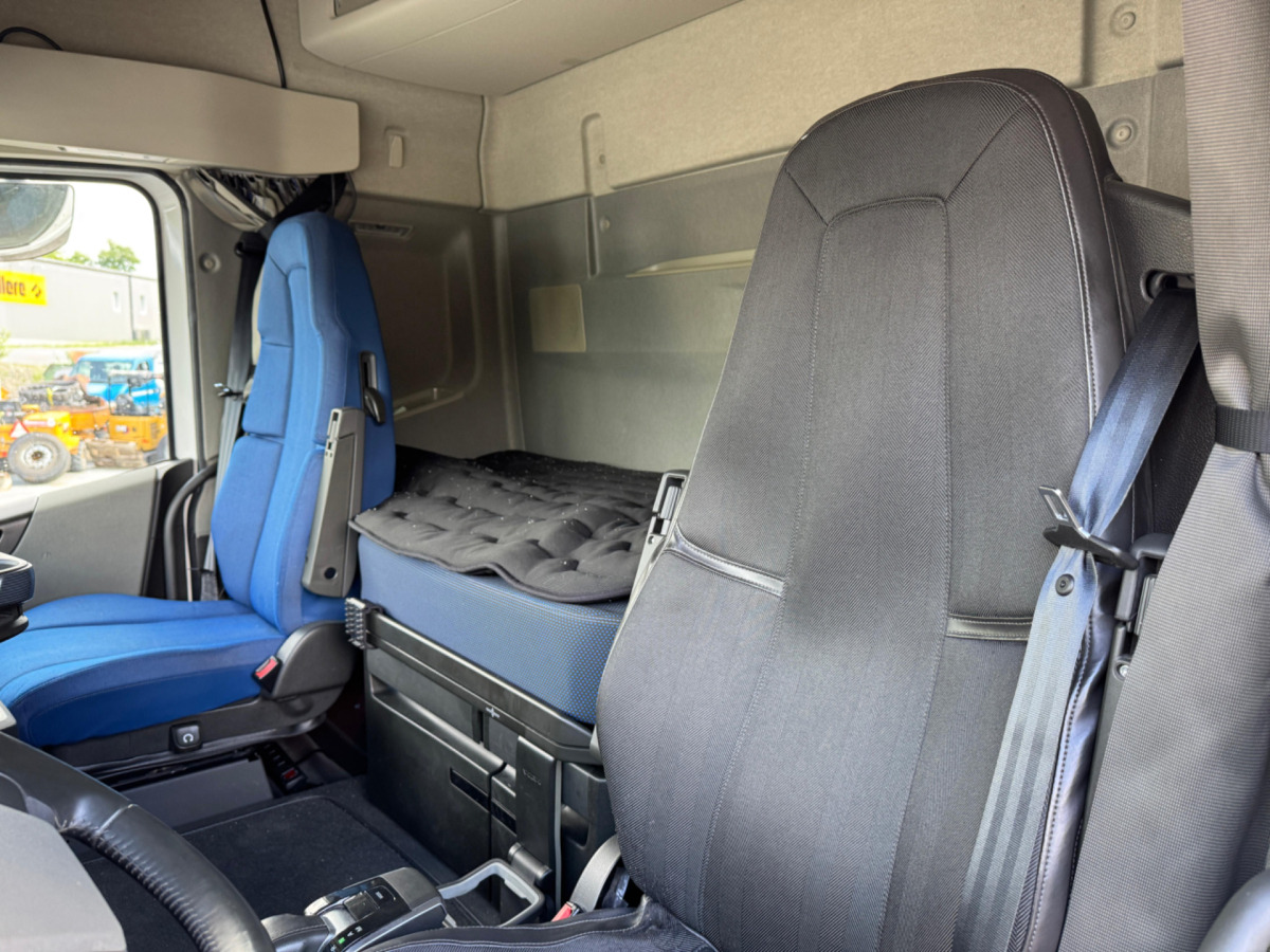 Tracteur routier VOLVO FH-460 4x2 C5273: photos 9