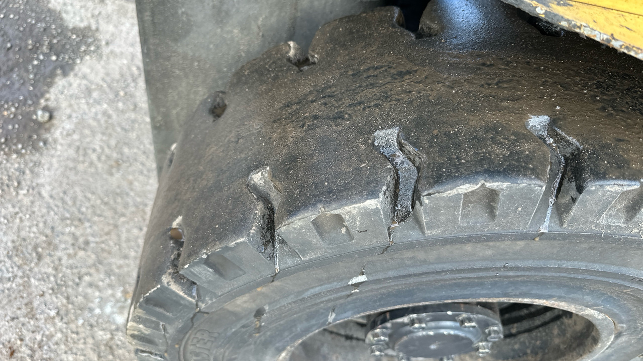 Chariot élévateur à gaz CATERPILLAR GP35: photos 14 Chariot élévateur à gaz CATERPILLAR GP35: photos 14