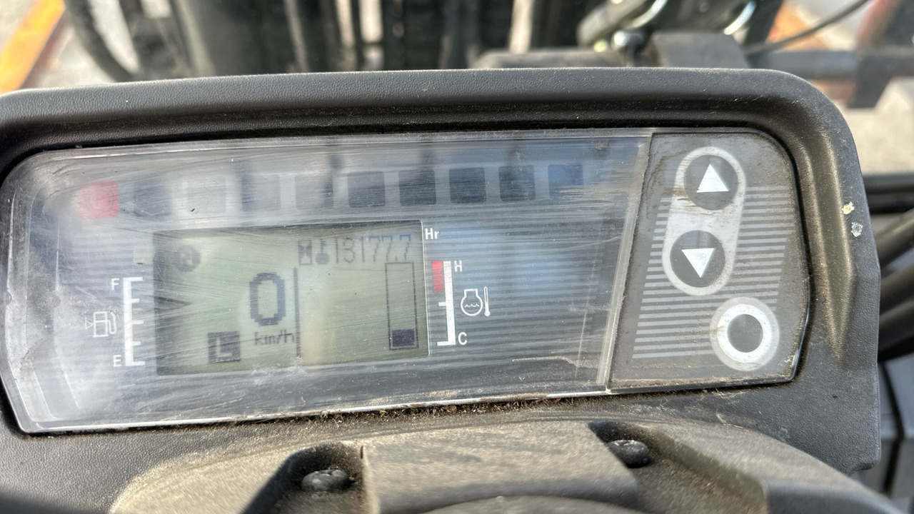 Chariot élévateur à gaz CATERPILLAR GP35: photos 11 Chariot élévateur à gaz CATERPILLAR GP35: photos 11