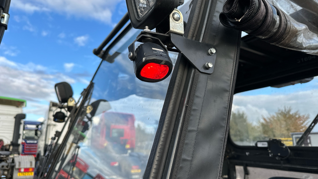 Chariot élévateur à gaz CATERPILLAR GP35: photos 12 Chariot élévateur à gaz CATERPILLAR GP35: photos 12