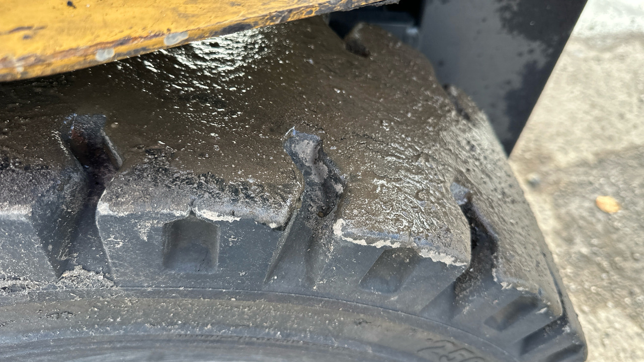 Chariot élévateur à gaz CATERPILLAR GP35: photos 17 Chariot élévateur à gaz CATERPILLAR GP35: photos 17