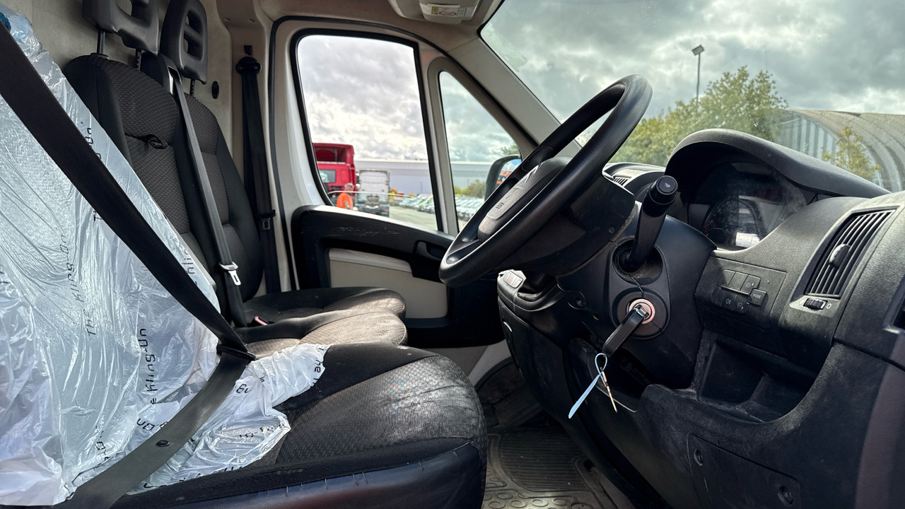 CITROEN RELAY 35 2.2 HDI 130PS - Fourgon utilitaire: photos 5 CITROEN RELAY 35 2.2 HDI 130PS - Fourgon utilitaire: photos 5