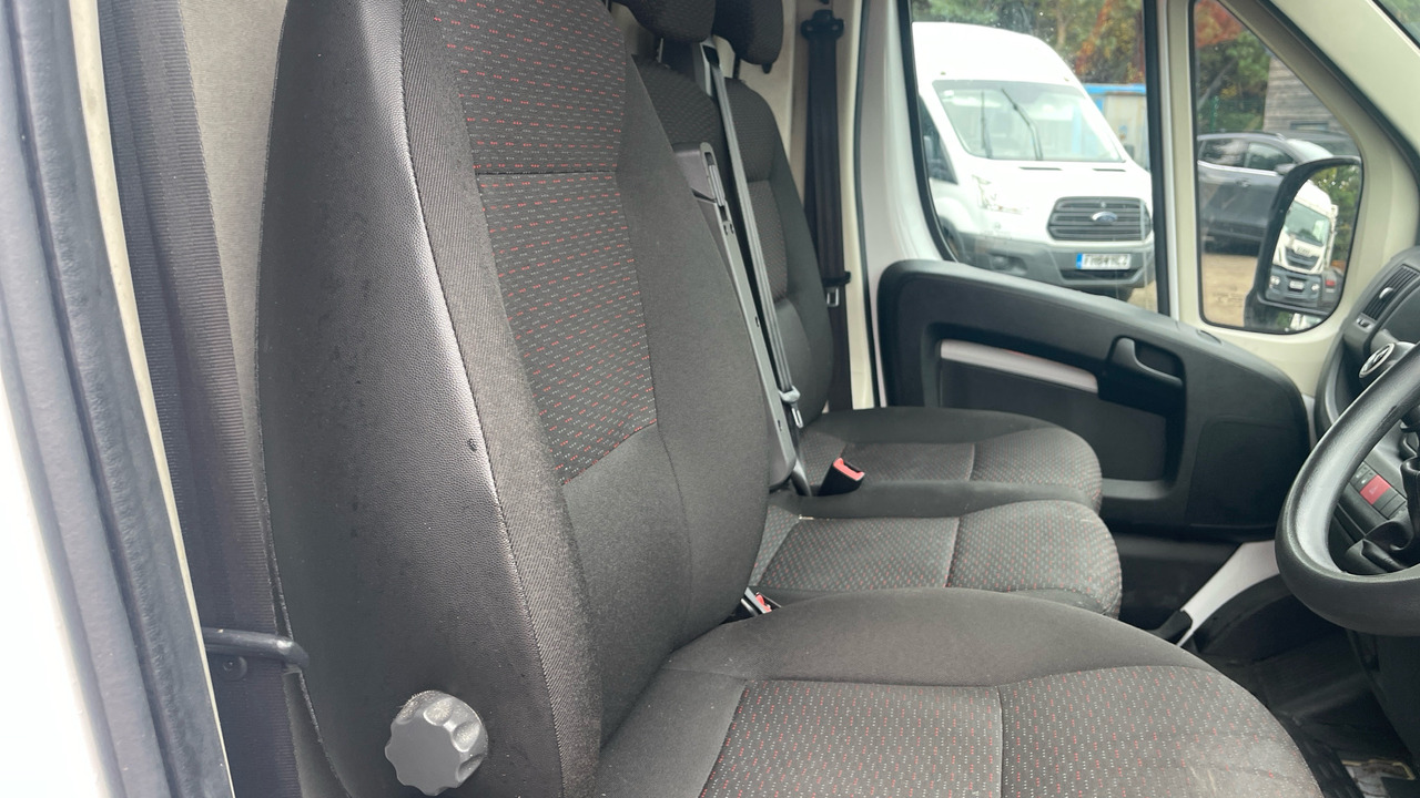 Citroen Relay 130 2.2 140ps - Fourgon utilitaire: photos 5 Citroen Relay 130 2.2 140ps - Fourgon utilitaire: photos 5