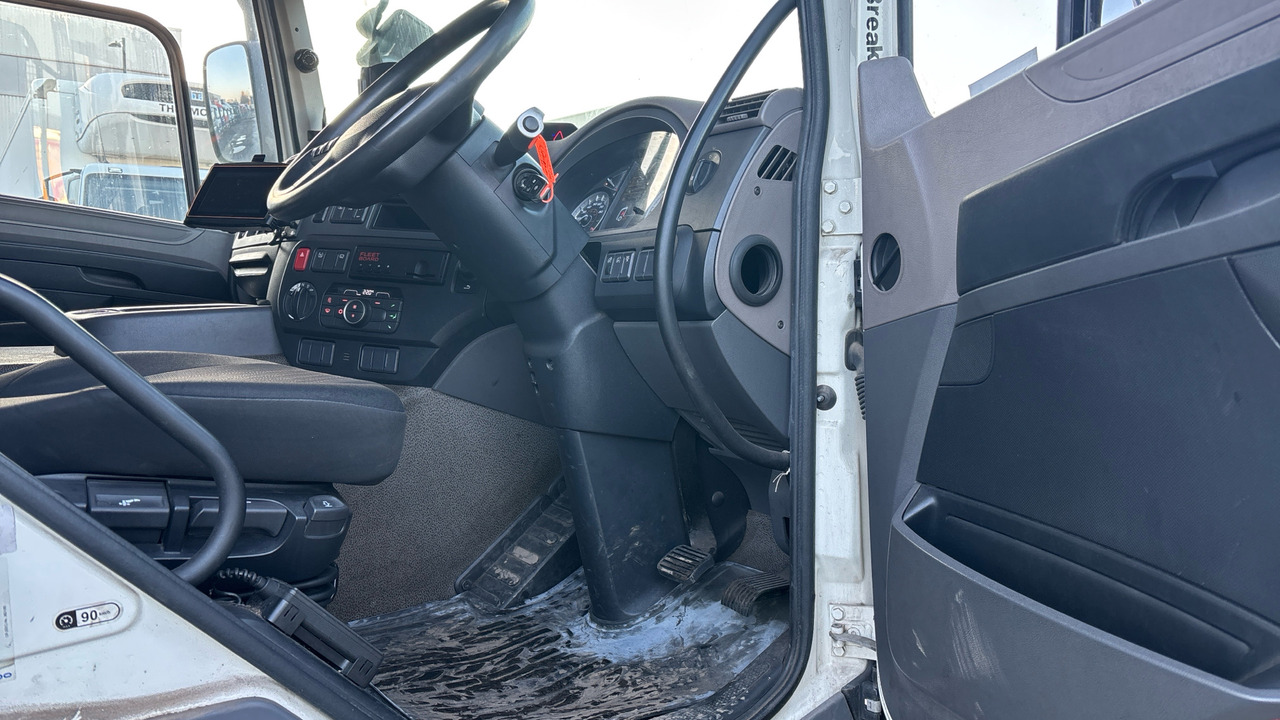 DAF CF 260 - Camion fourgon: photos 5 DAF CF 260 - Camion fourgon: photos 5