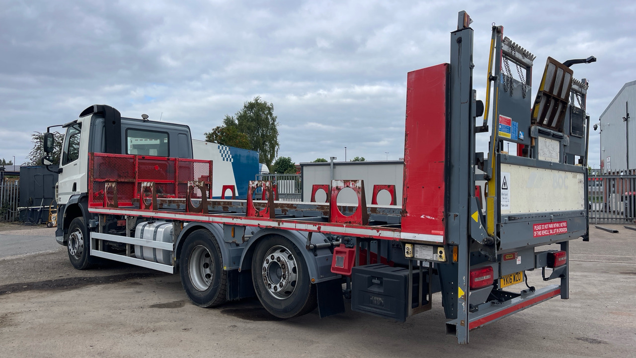 DAF CF 330 - Camion plateau: photos 3 DAF CF 330 - Camion plateau: photos 3