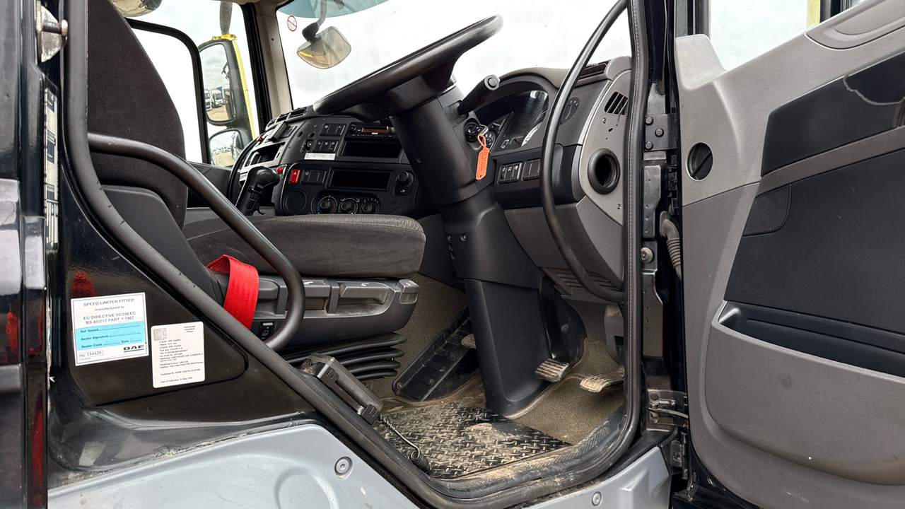 DAF CF 410 - Camion plateau, Camion grue: photos 5 DAF CF 410 - Camion plateau, Camion grue: photos 5