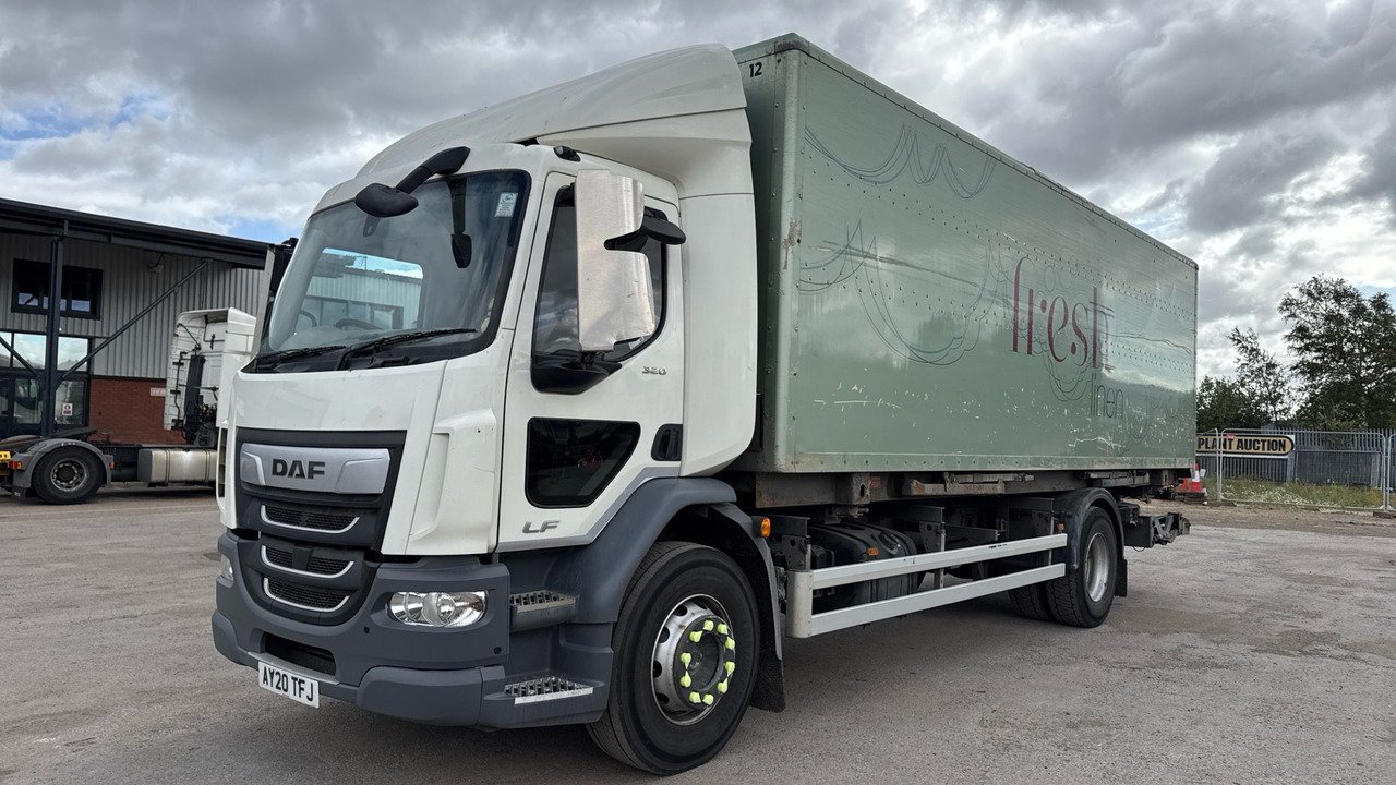 DAF LF 320 - Camion fourgon: photos 2 DAF LF 320 - Camion fourgon: photos 2