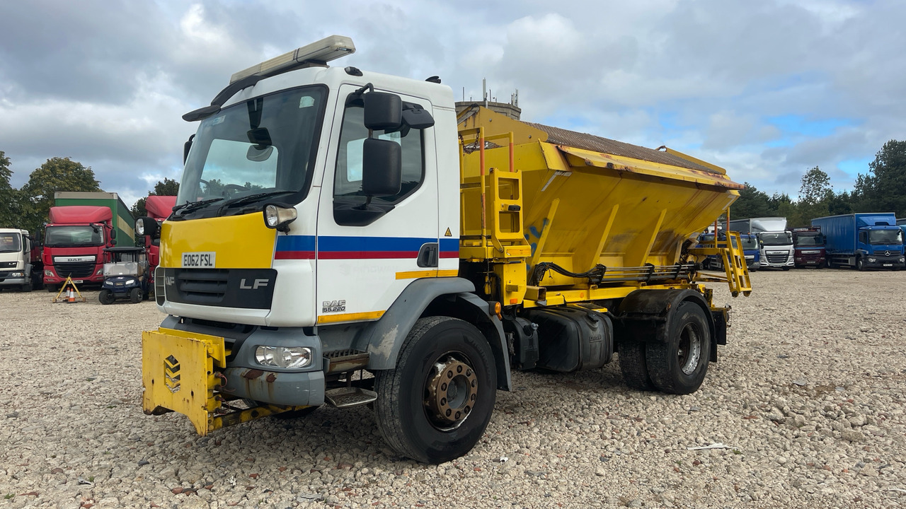 DAF LF 55.220 - Engin de déneigement: photos 2 DAF LF 55.220 - Engin de déneigement: photos 2