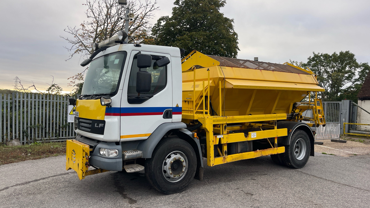 DAF LF 55.220 - Engin de déneigement: photos 2 DAF LF 55.220 - Engin de déneigement: photos 2