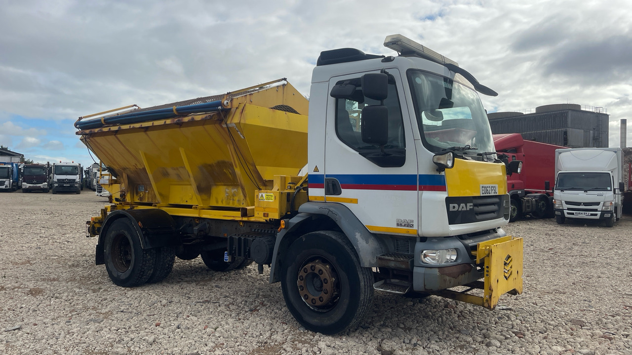DAF LF 55.220 - Engin de déneigement: photos 1 DAF LF 55.220 - Engin de déneigement: photos 1