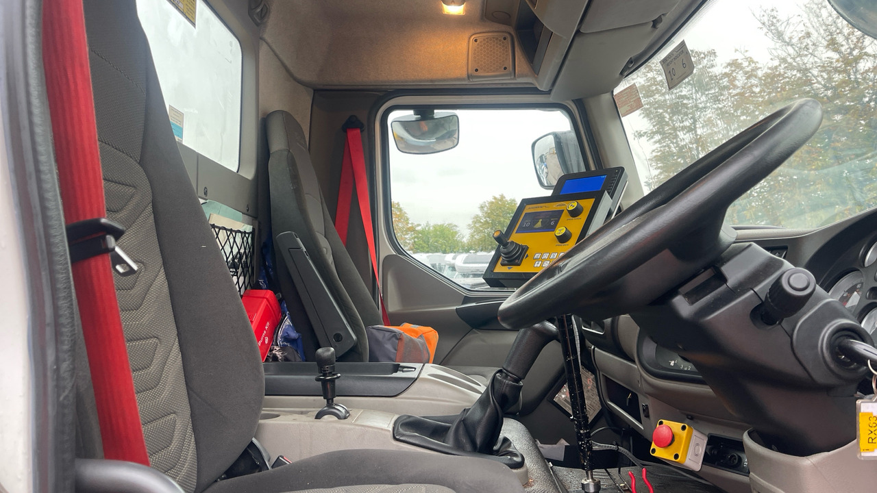 DAF LF 55.220 - Engin de déneigement: photos 5 DAF LF 55.220 - Engin de déneigement: photos 5