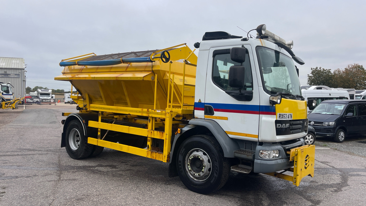 DAF LF 55.220 - Engin de déneigement: photos 1 DAF LF 55.220 - Engin de déneigement: photos 1