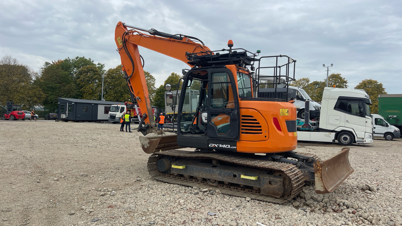 DOOSAN DX140LCR-5 - Pelle sur chenille: photos 3 DOOSAN DX140LCR-5 - Pelle sur chenille: photos 3