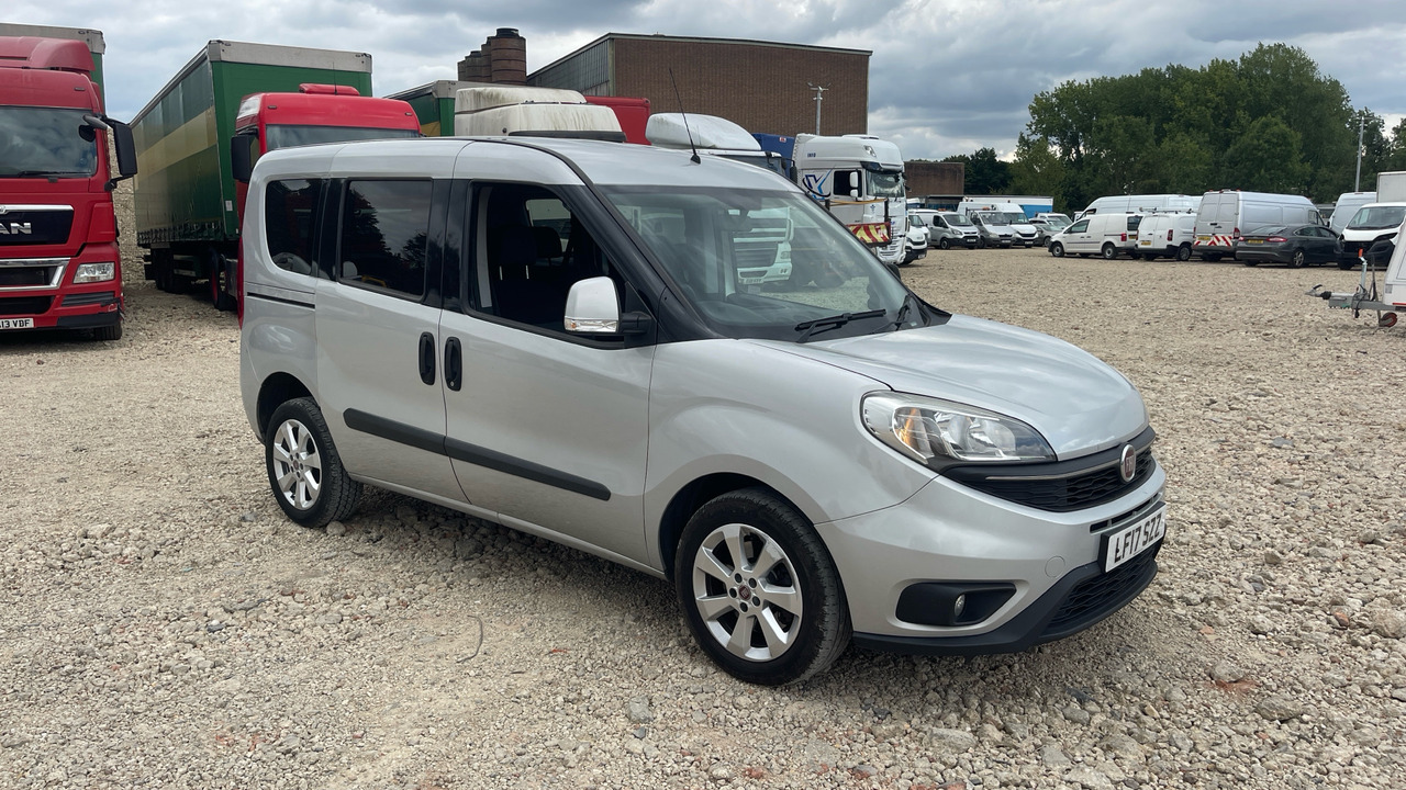 FIAT DOBLO 1.6 MULTIJET - Utilitaire double cabine: photos 1 FIAT DOBLO 1.6 MULTIJET - Utilitaire double cabine: photos 1
