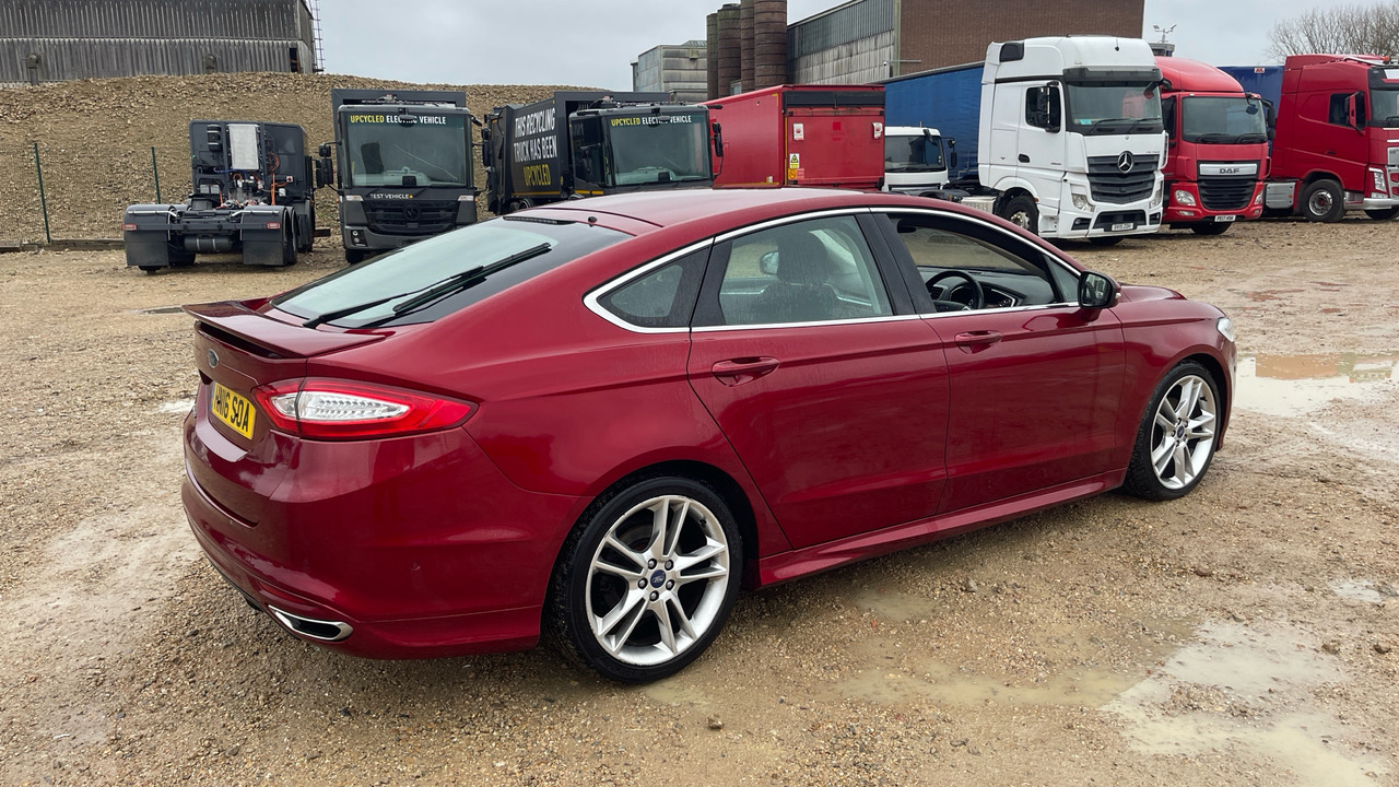 FORD MONDEO 2.0 TDCi 180PS - Voiture à hayon: photos 4 FORD MONDEO 2.0 TDCi 180PS - Voiture à hayon: photos 4