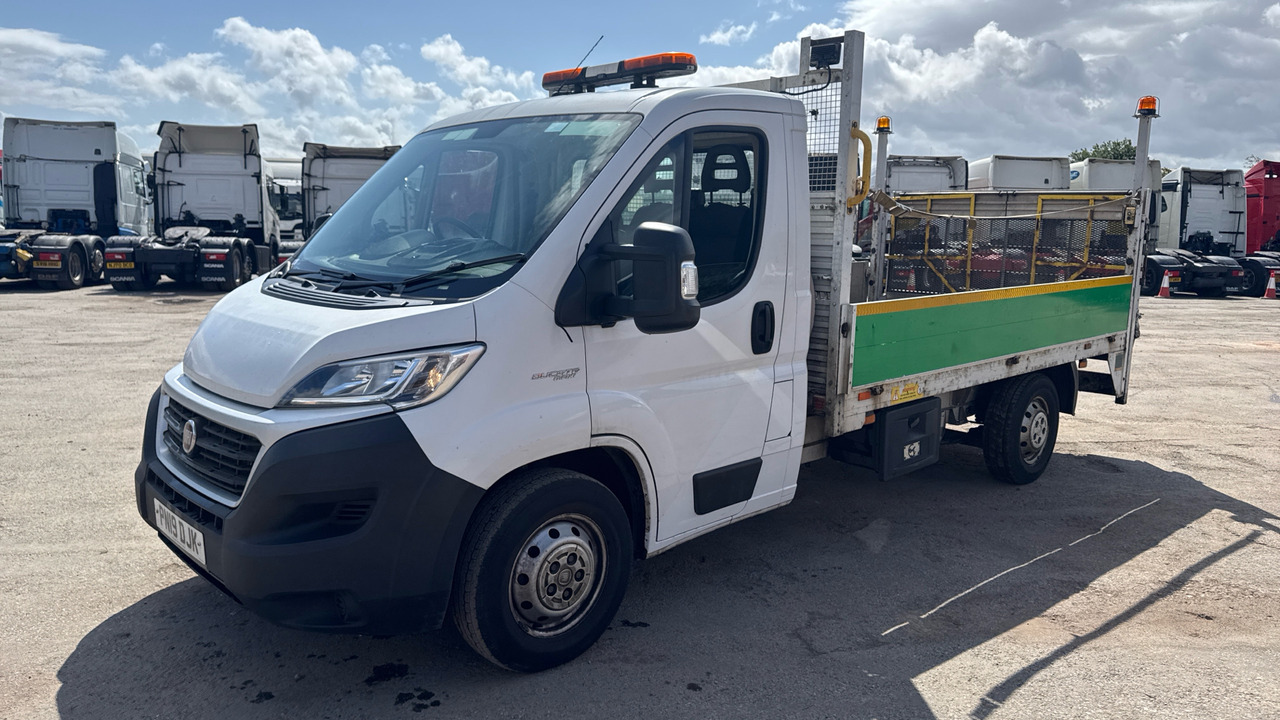 Fiat Ducato 35 2.3 MULTIJET 130PS - Utilitaire plateau: photos 2 Fiat Ducato 35 2.3 MULTIJET 130PS - Utilitaire plateau: photos 2