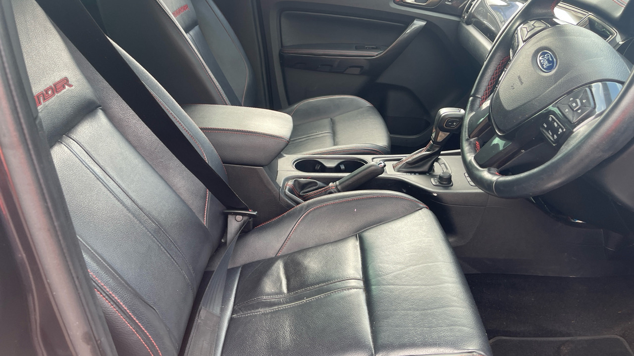 Ford Ranger THUNDER 2.0 ECOBLUE 213PS - Pick-up, Utilitaire double cabine: photos 5 Ford Ranger THUNDER 2.0 ECOBLUE 213PS - Pick-up, Utilitaire double cabine: photos 5