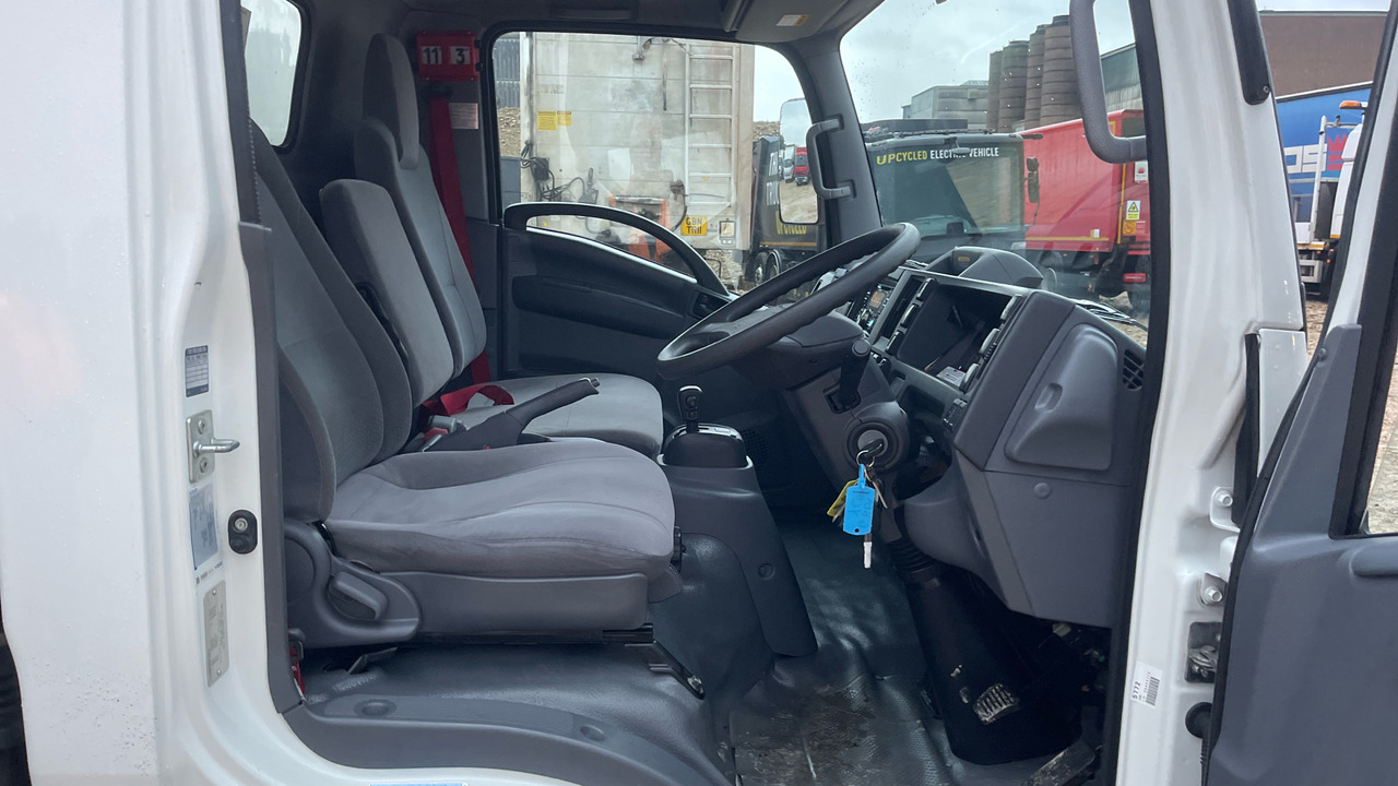 ISUZU N75 150 - Camion frigorifique: photos 5 ISUZU N75 150 - Camion frigorifique: photos 5