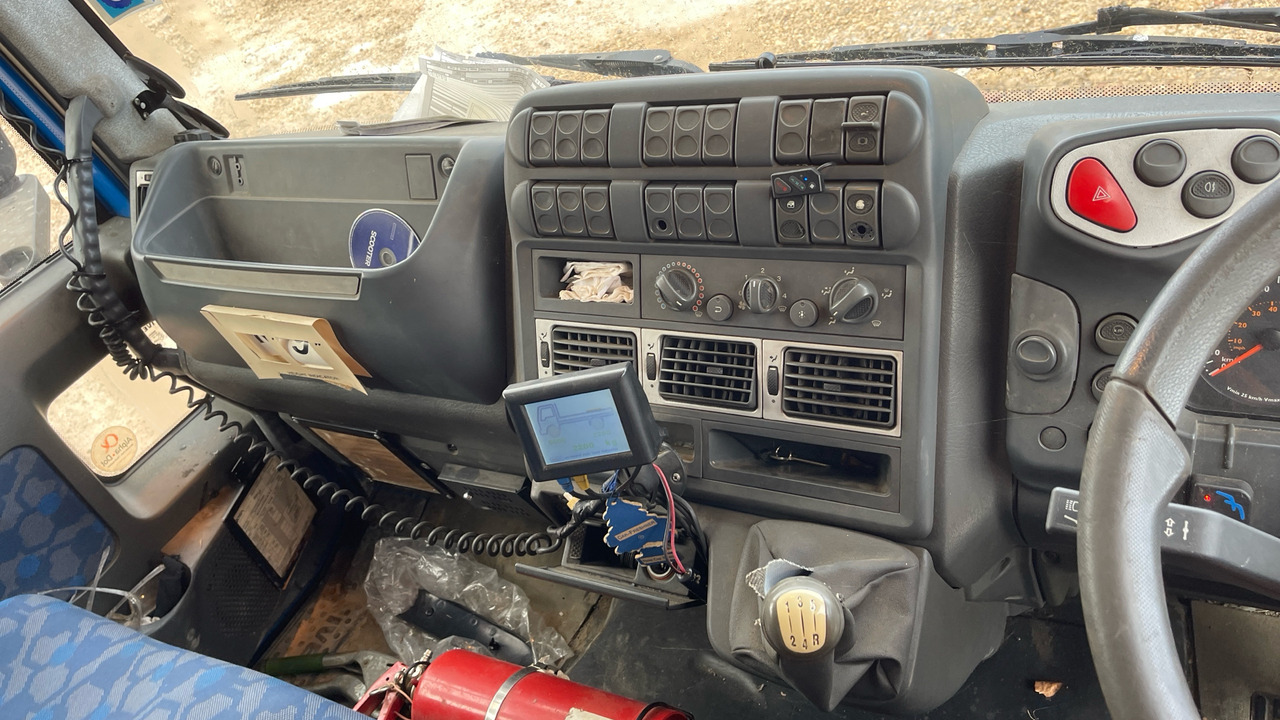 Camion plateau IVECO EUROCARGO 75E16: photos 7 Camion plateau IVECO EUROCARGO 75E16: photos 7