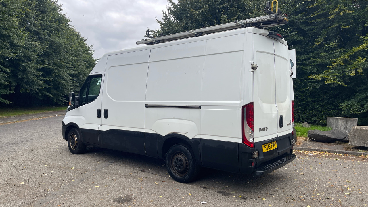 Iveco Daily 35-130 3520 WB - Fourgon utilitaire: photos 3 Iveco Daily 35-130 3520 WB - Fourgon utilitaire: photos 3