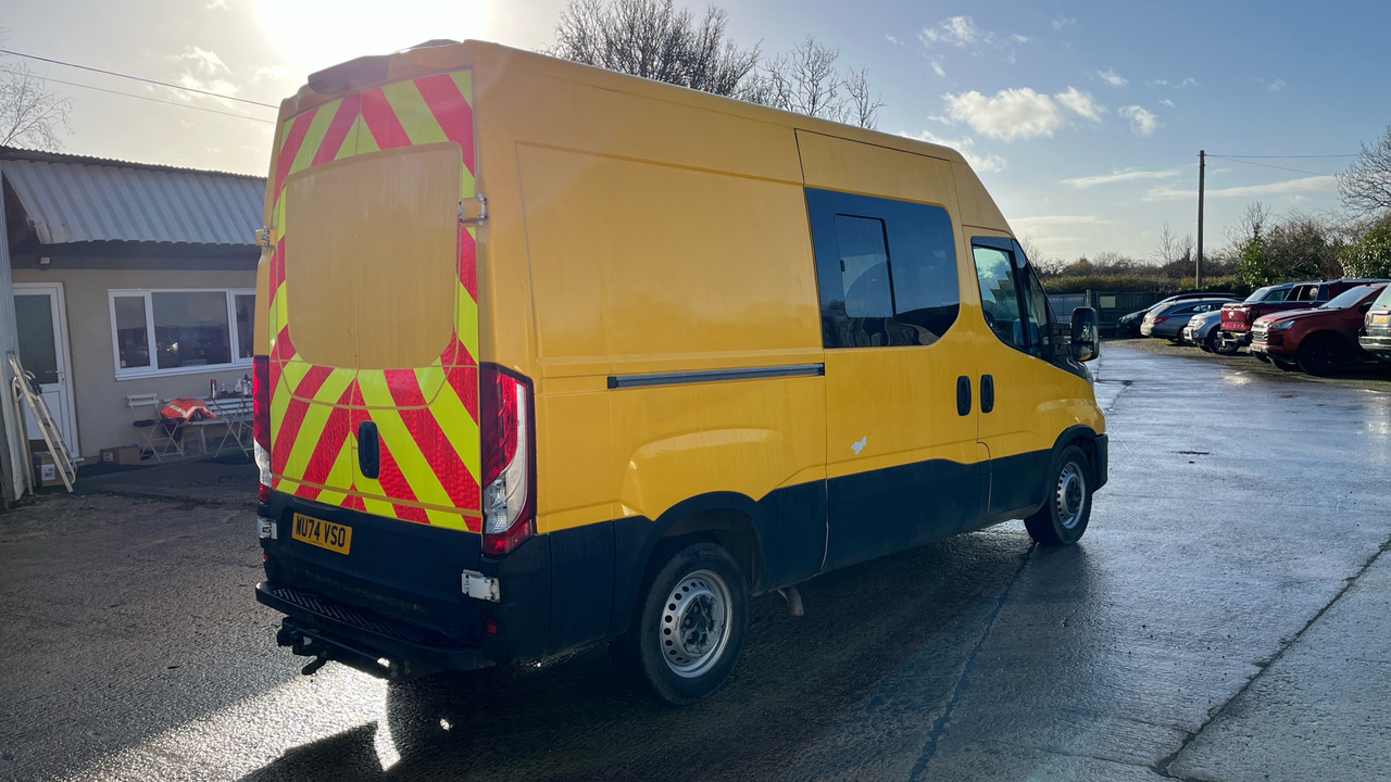 Iveco Daily 35-140 - Utilitaire double cabine: photos 4 Iveco Daily 35-140 - Utilitaire double cabine: photos 4