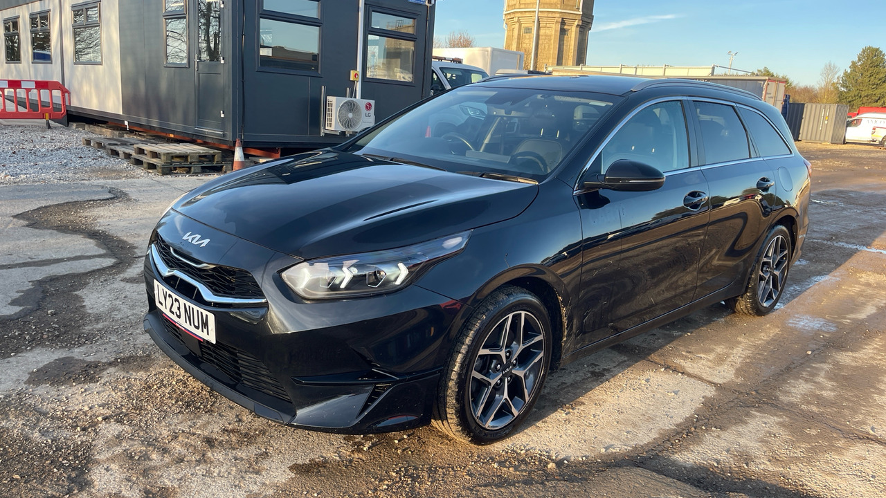 Kia Ceed 3 1.5 GDI ISG - Voiture break: photos 2 Kia Ceed 3 1.5 GDI ISG - Voiture break: photos 2