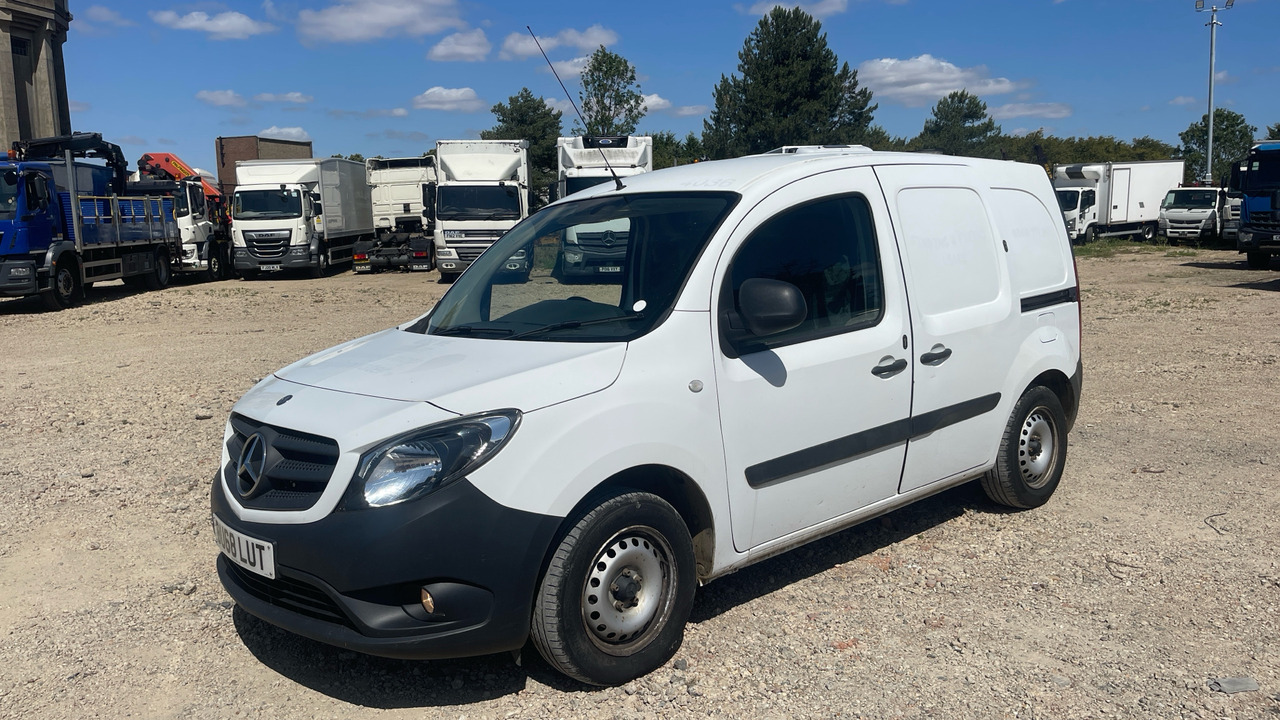 MERCEDES-BENZ CITAN 109 CDI - Fourgonnette: photos 2 MERCEDES-BENZ CITAN 109 CDI - Fourgonnette: photos 2