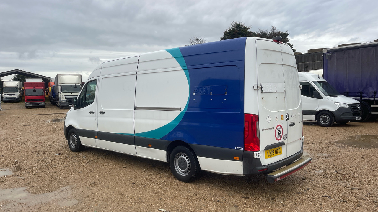 MERCEDES-BENZ SPRINTER 314 CDI - Fourgon utilitaire: photos 3 MERCEDES-BENZ SPRINTER 314 CDI - Fourgon utilitaire: photos 3