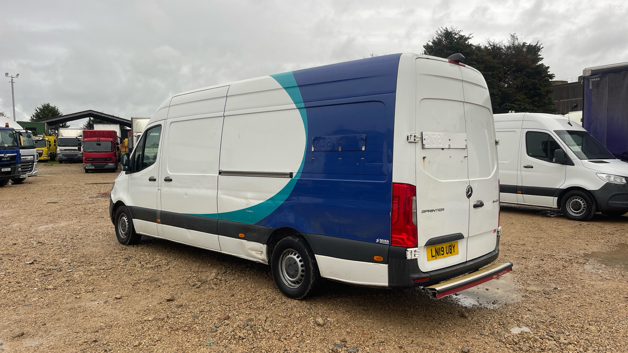 MERCEDES-BENZ SPRINTER 314 CDI - Fourgon utilitaire: photos 3 MERCEDES-BENZ SPRINTER 314 CDI - Fourgon utilitaire: photos 3
