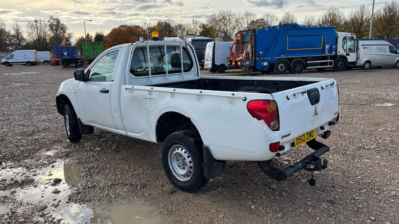 MITSUBISHI L200 - Pick-up: photos 3 MITSUBISHI L200 - Pick-up: photos 3