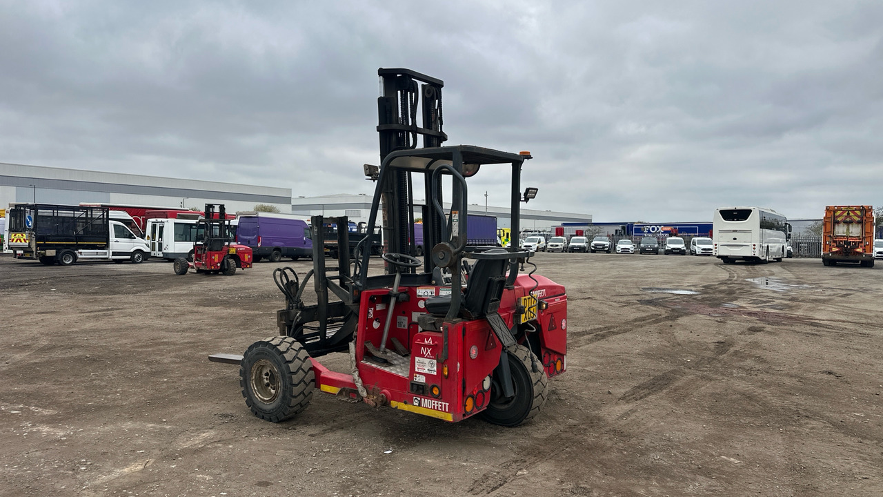 MOFFETT M4 20.3 - Chariot embarqué: photos 3 MOFFETT M4 20.3 - Chariot embarqué: photos 3