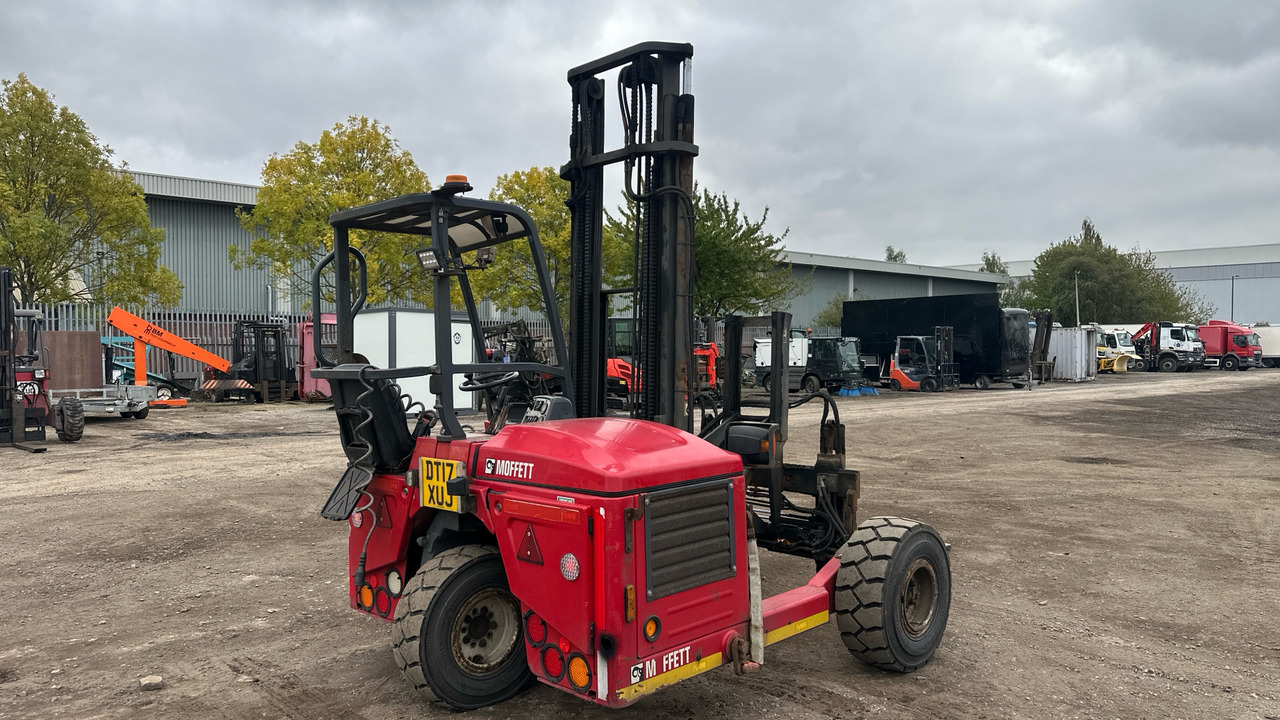 MOFFETT M4 20.3 - Chariot embarqué: photos 4 MOFFETT M4 20.3 - Chariot embarqué: photos 4