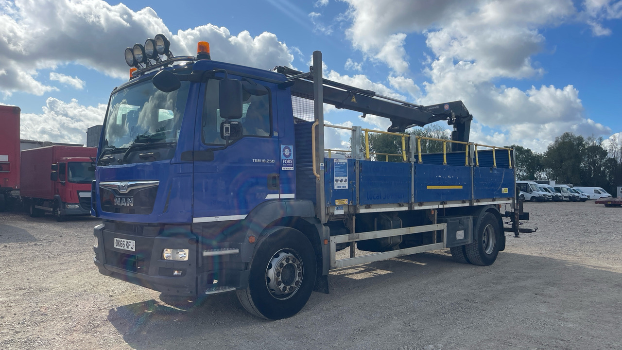 Man TGM 18.250 - Camion plateau, Camion grue: photos 2 Man TGM 18.250 - Camion plateau, Camion grue: photos 2