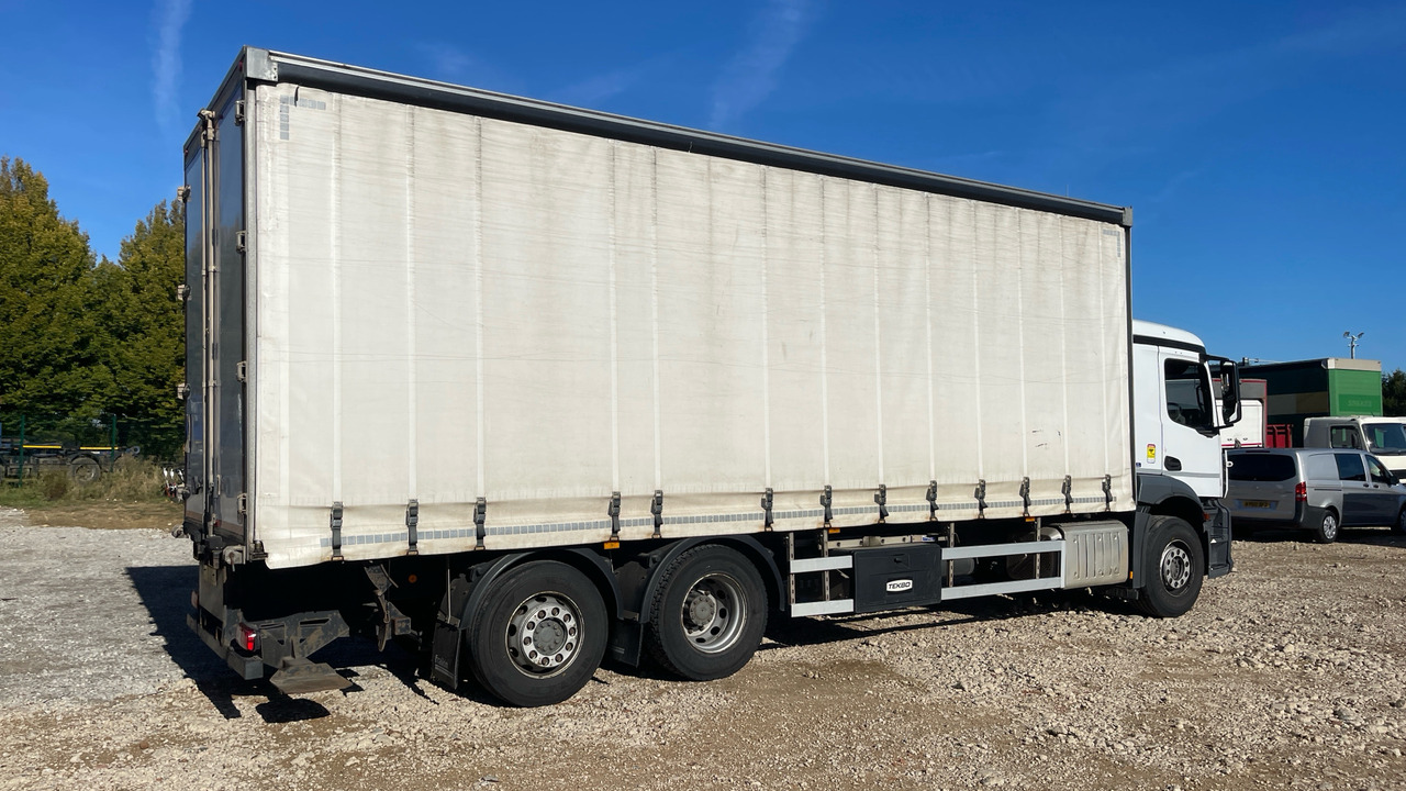 Mercedes-Benz Antos - Camion à rideaux coulissants: photos 4 Mercedes-Benz Antos - Camion à rideaux coulissants: photos 4